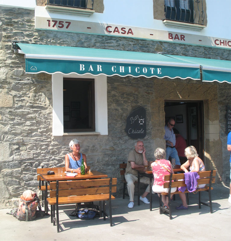 Bar bij haven Puerto de Vega